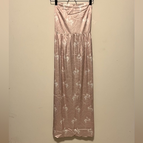 Pilialoha Off-Shoulder dress in Blush Ginger - Picture 3 of 8